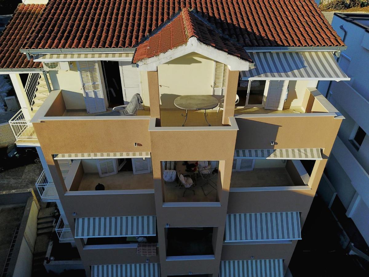 Apartments By The Sea Podgora, Makarska - 2615 Екстериор снимка