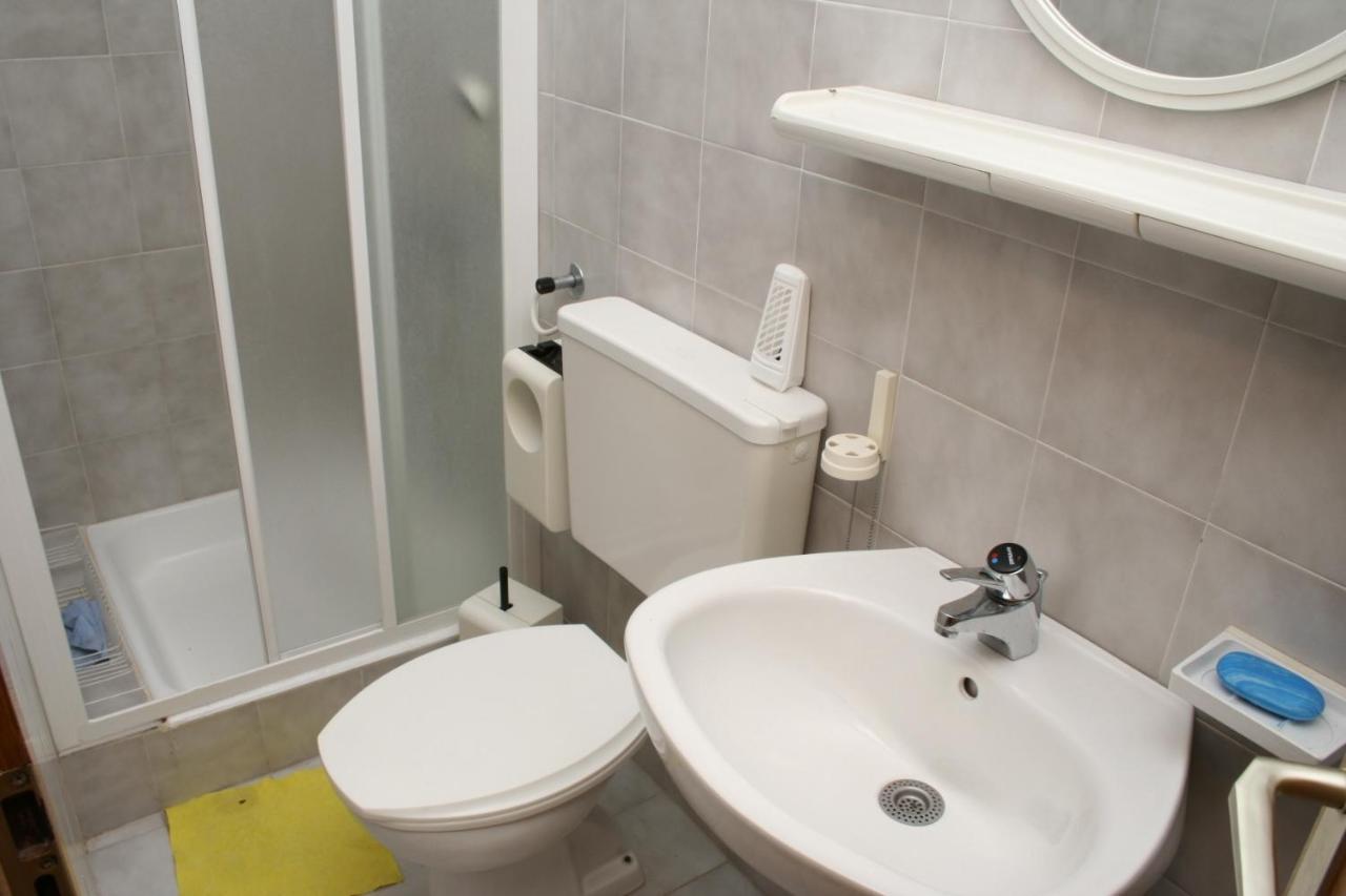 Apartments By The Sea Podgora, Makarska - 2615 Екстериор снимка